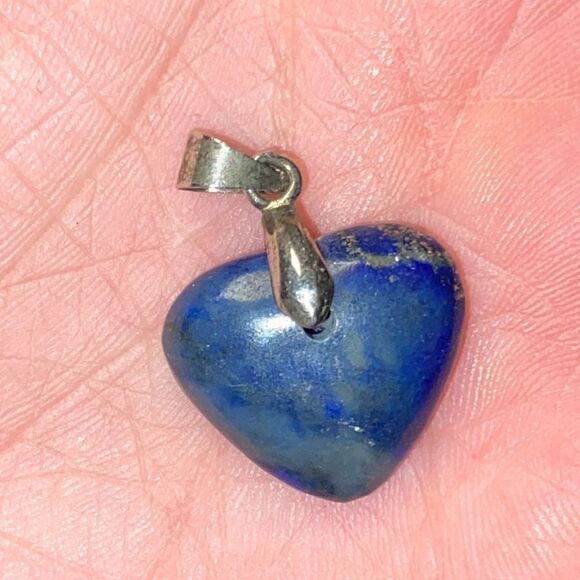 Blue Lapis Heart Pendant set in Sterling Silver - Picture 2 of 8